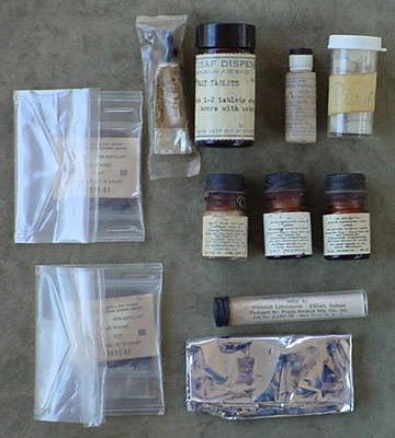 early advisor medical pouch 1966 ...jpg